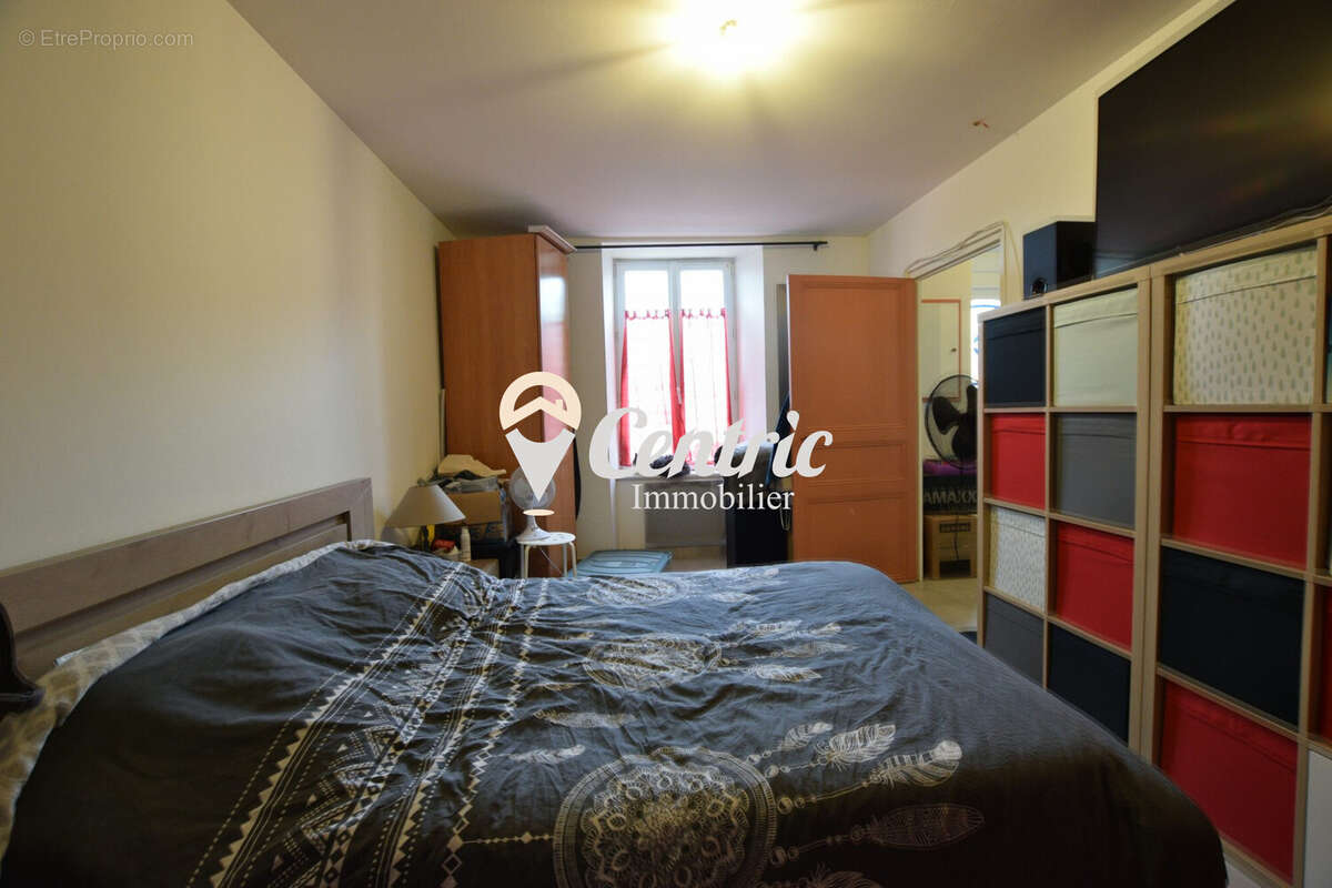 Maison à LA CHAPELLE-SAINT-LAURENT