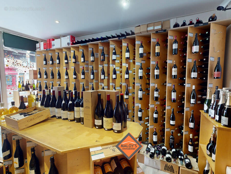 Commerce à LE BOIS-D'OINGT