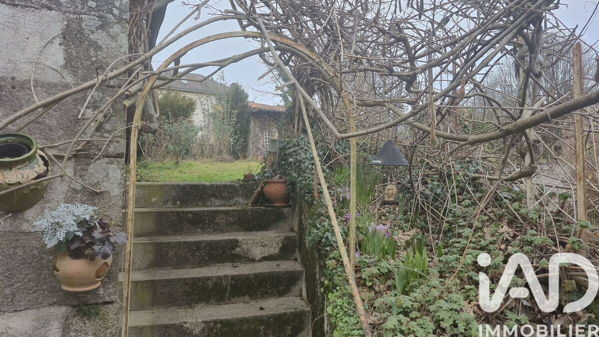 Photo 9 - Maison à SAINT-LEONARD-DE-NOBLAT