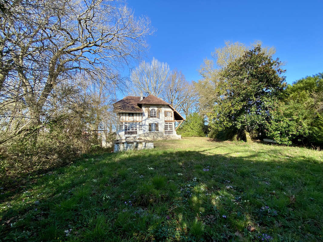 Maison à URT