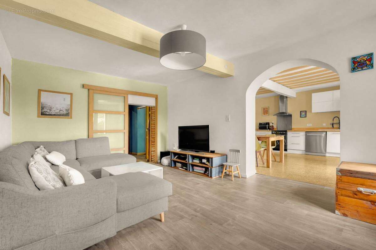  RARE – Cœur de Bouloc : Magnifique Toulousaine Rénovée de 157 m² avec Piscine - photo 3