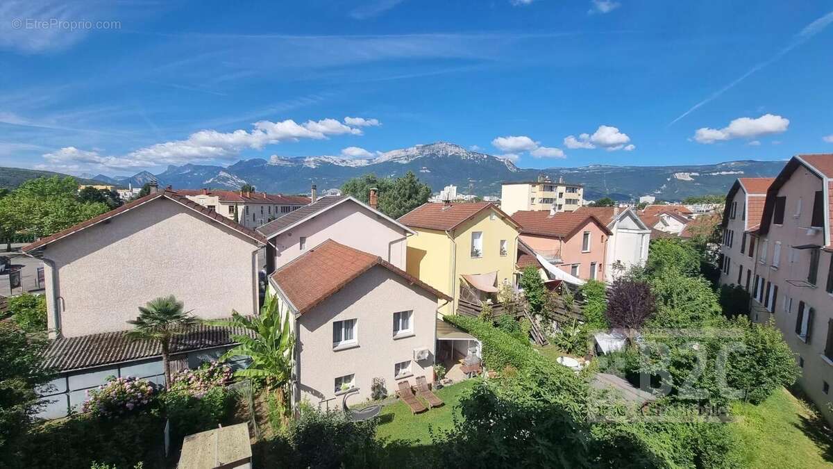 Appartement à SAINT-MARTIN-D'HERES