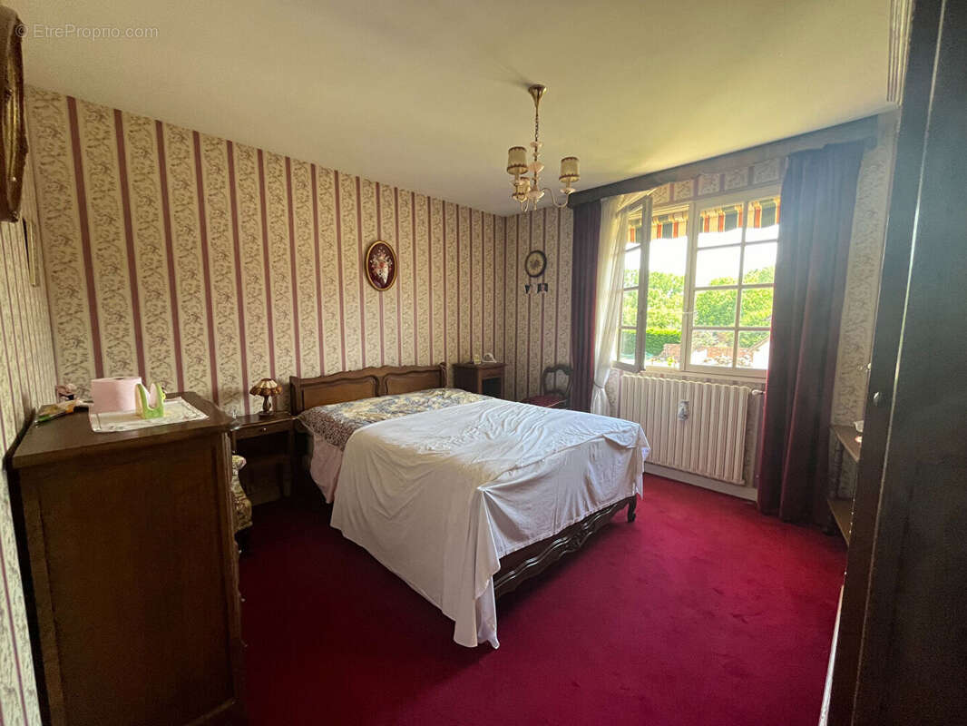 Maison à BRINON-SUR-SAULDRE