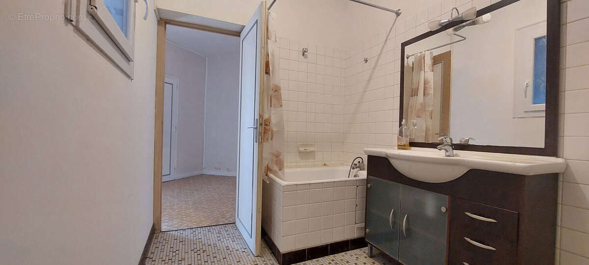 Appartement à LENCLOITRE