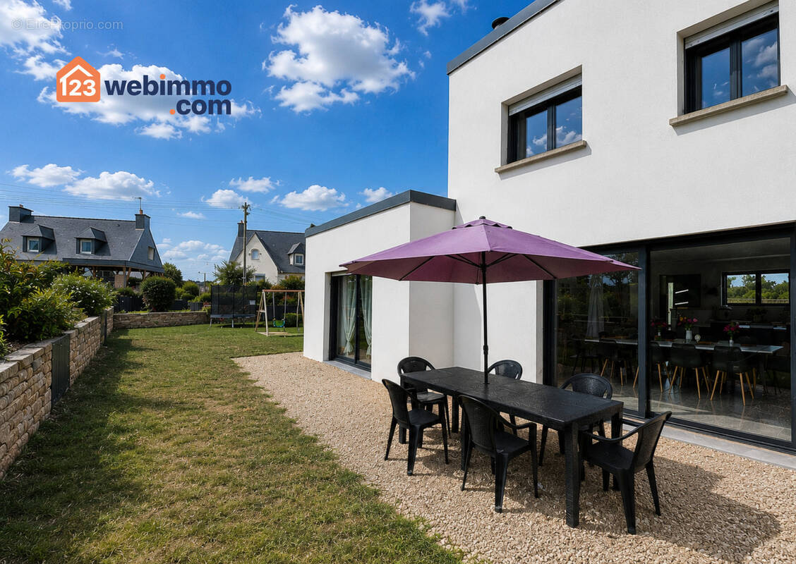 Maison à TREDREZ-LOCQUEMEAU