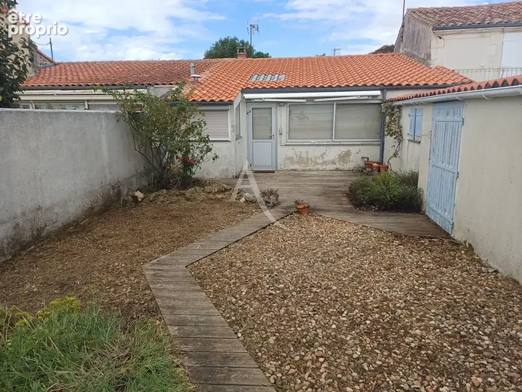 Maison à PORT-DES-BARQUES