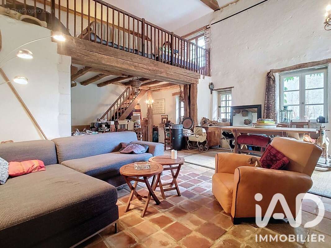 Maison 180 m² à Ambillou  - photo 7