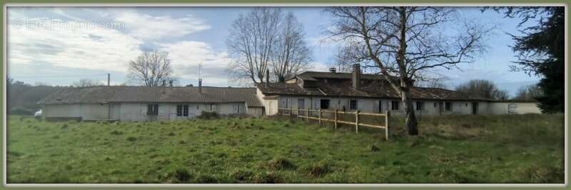 Maison à LA ROCHE-CHALAIS