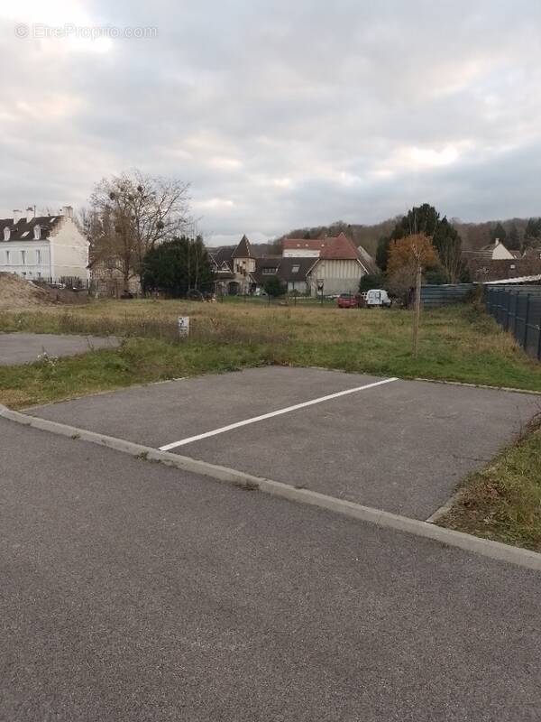 Terrain à PONT-SAINTE-MAXENCE
