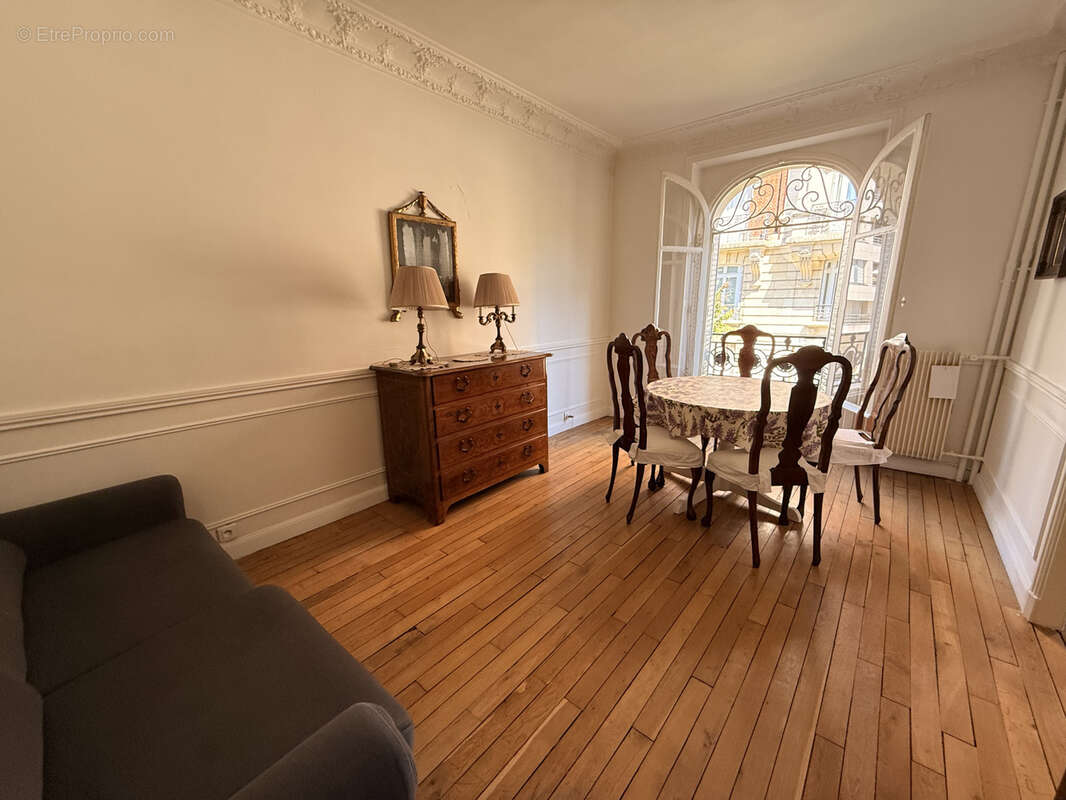 Appartement à PARIS-19E