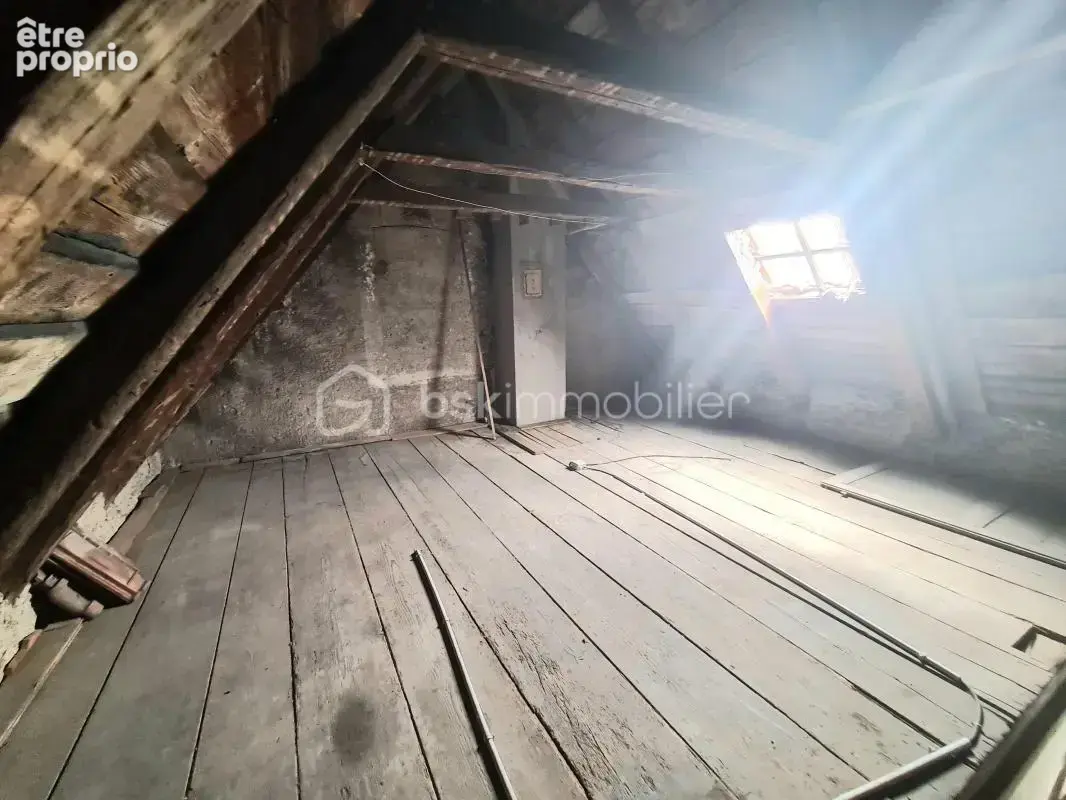  Maison jumelée à rénover – Beau potentiel – À 20 min de la frontière suisse - photo 10
