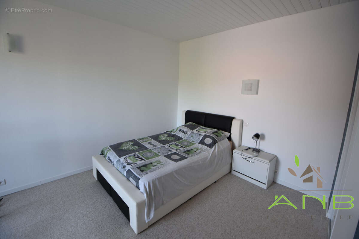 Maison 109 m² à Taponnat-Fleurignac  - photo 6