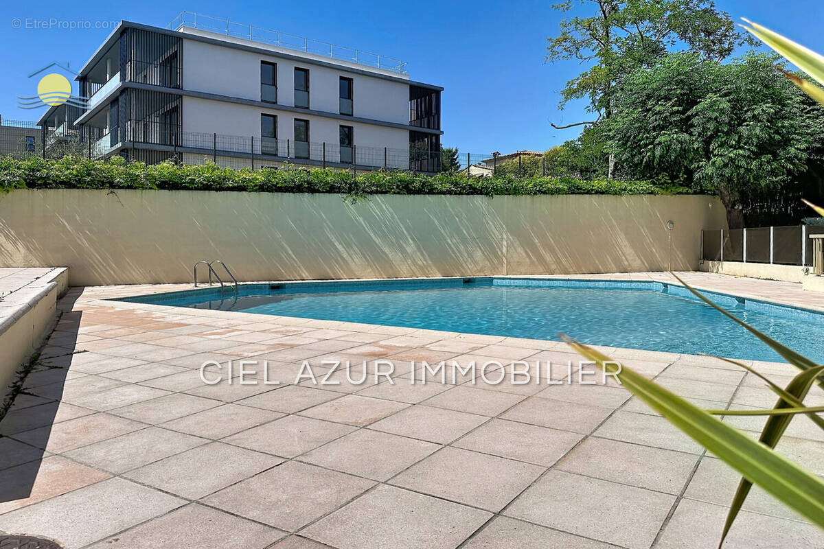 Appartement à VALLAURIS