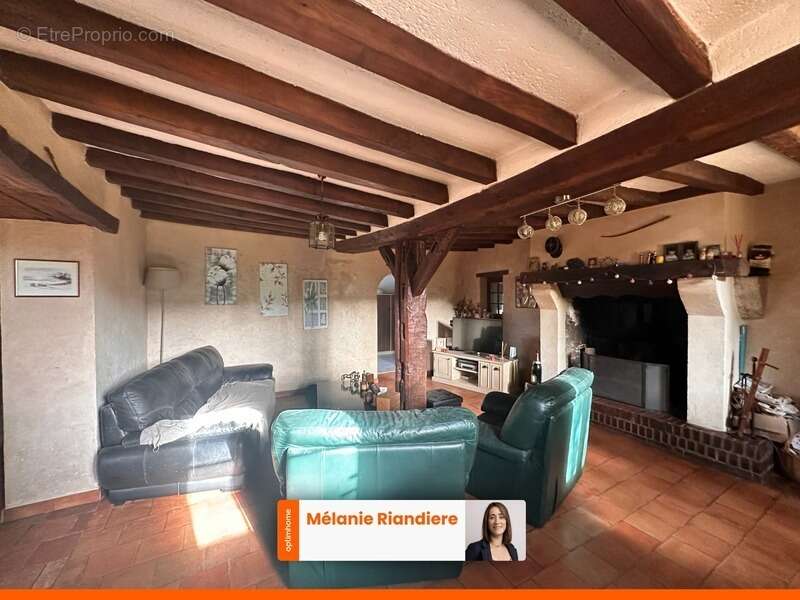 Maison à LA FONTAINE-SAINT-MARTIN