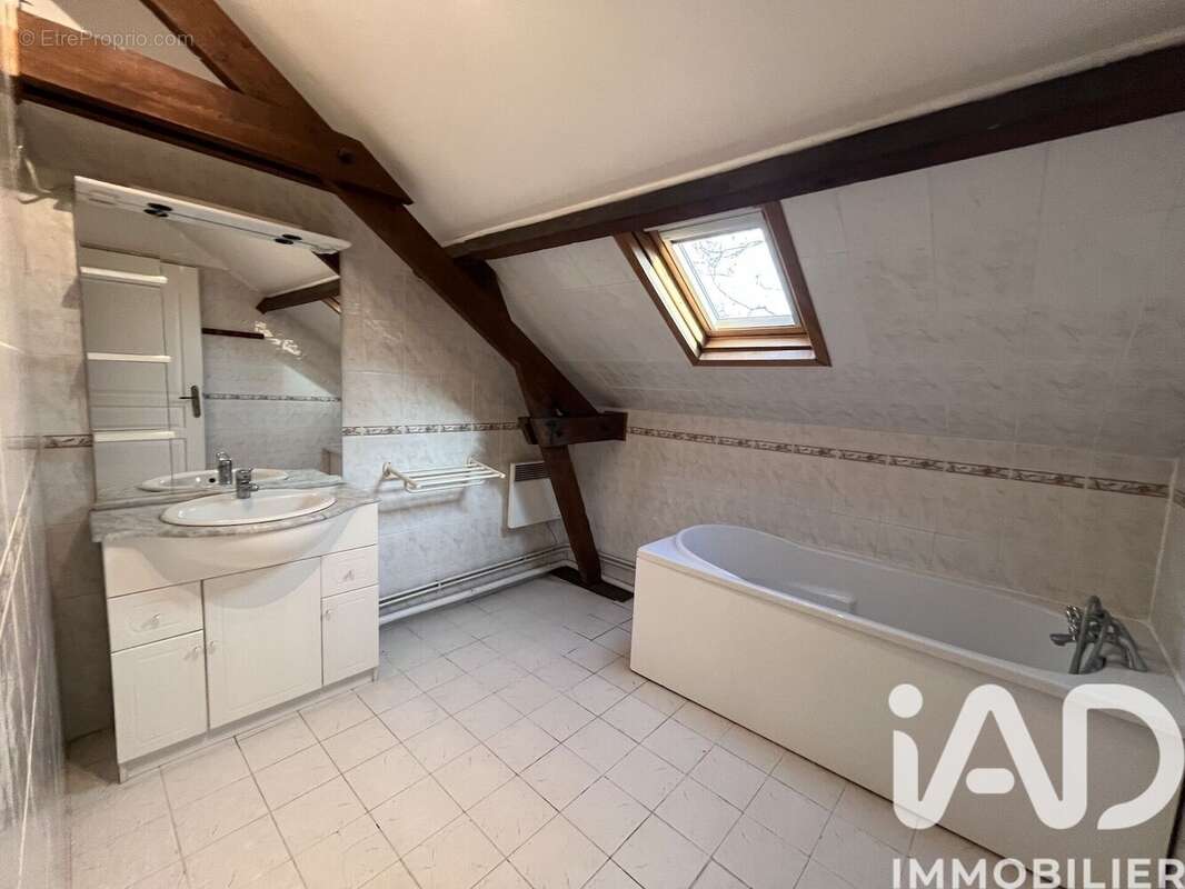 Maison 110 m² à Saint-Pierre-Azif  - photo 9