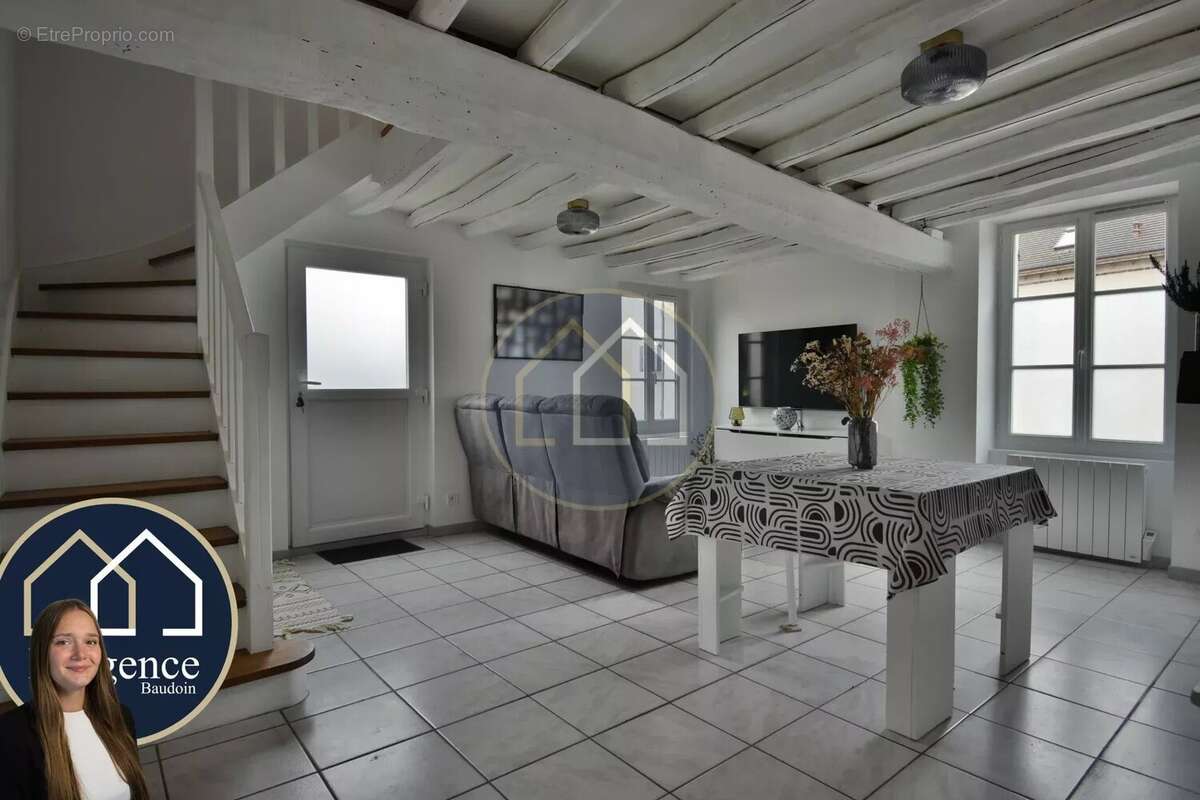 Maison à CLEVILLIERS