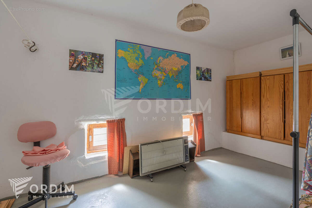 Maison au calme avec terrain agréable, en excellent état - photo 11
