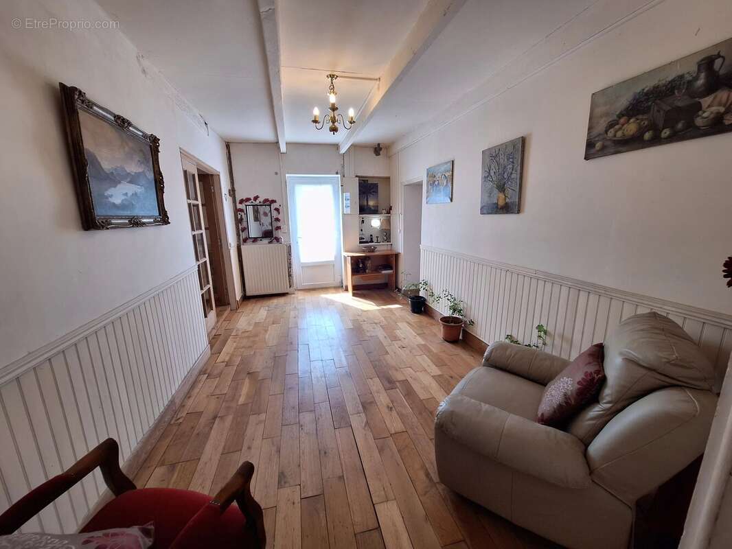 Maison à MAUPREVOIR