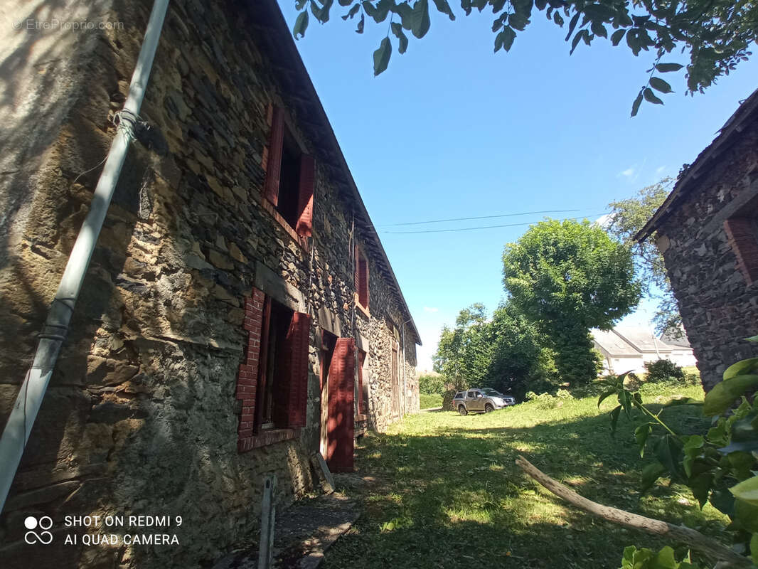Maison à CHAPDES-BEAUFORT