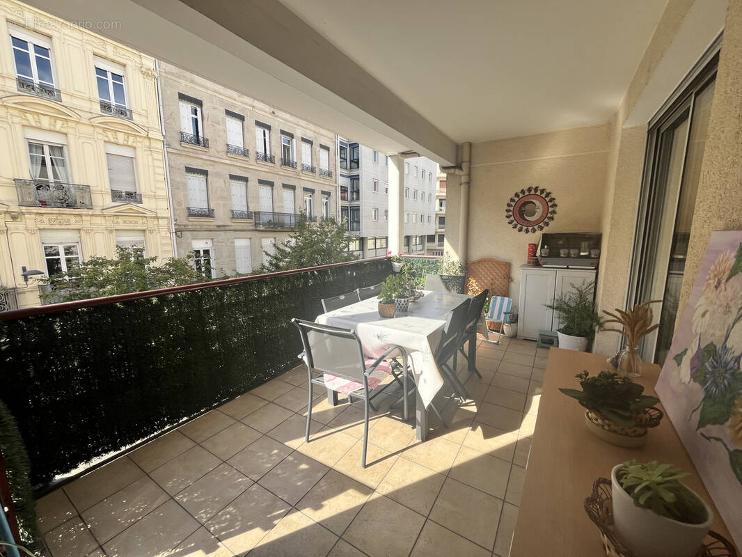 Appartement à SAINT-ETIENNE