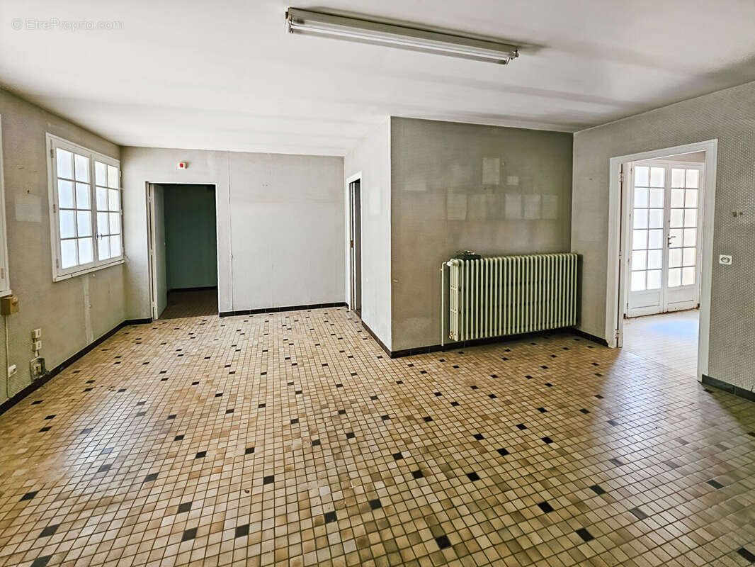 Maison à BAZOUGES-LA-PEROUSE