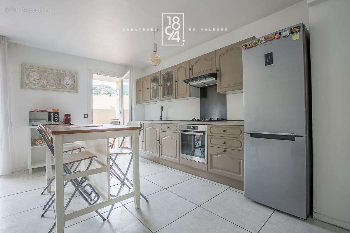 Appartement à MARSEILLE-11E