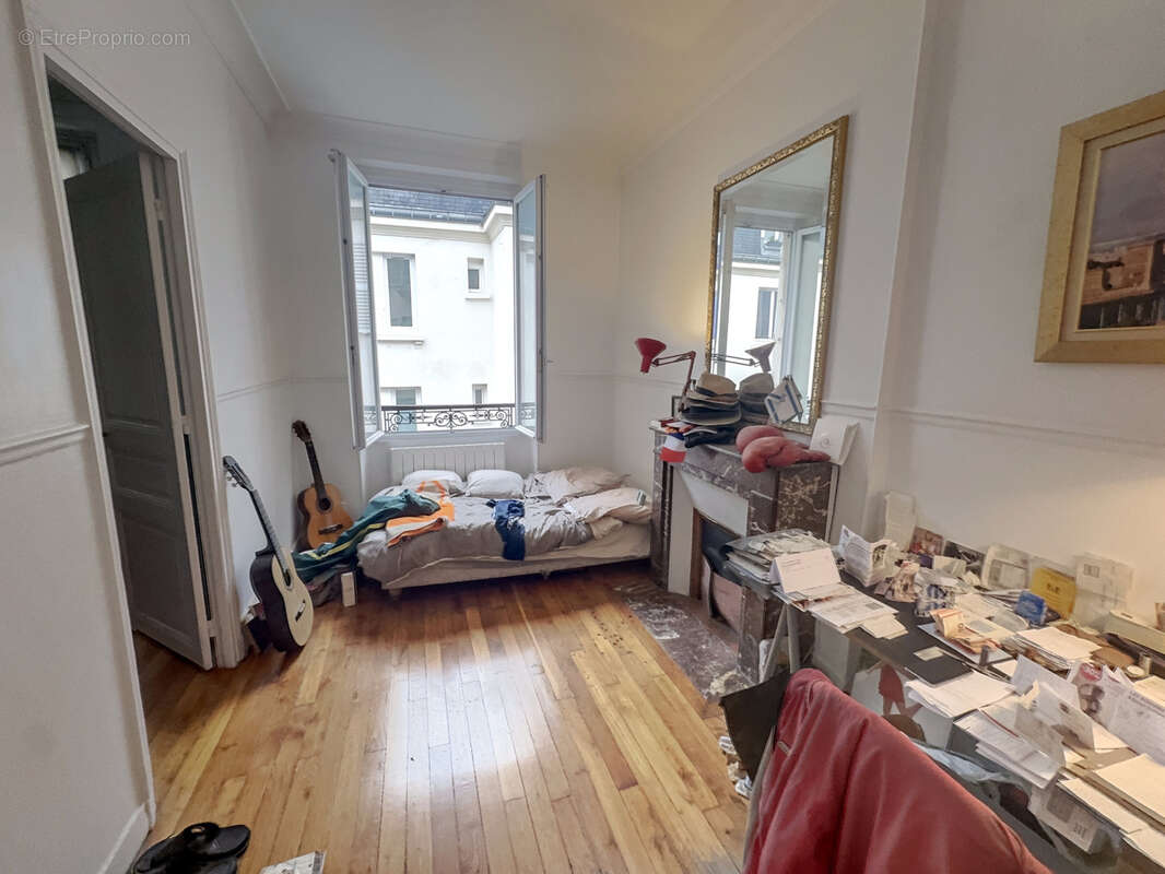 Appartement à PARIS-11E