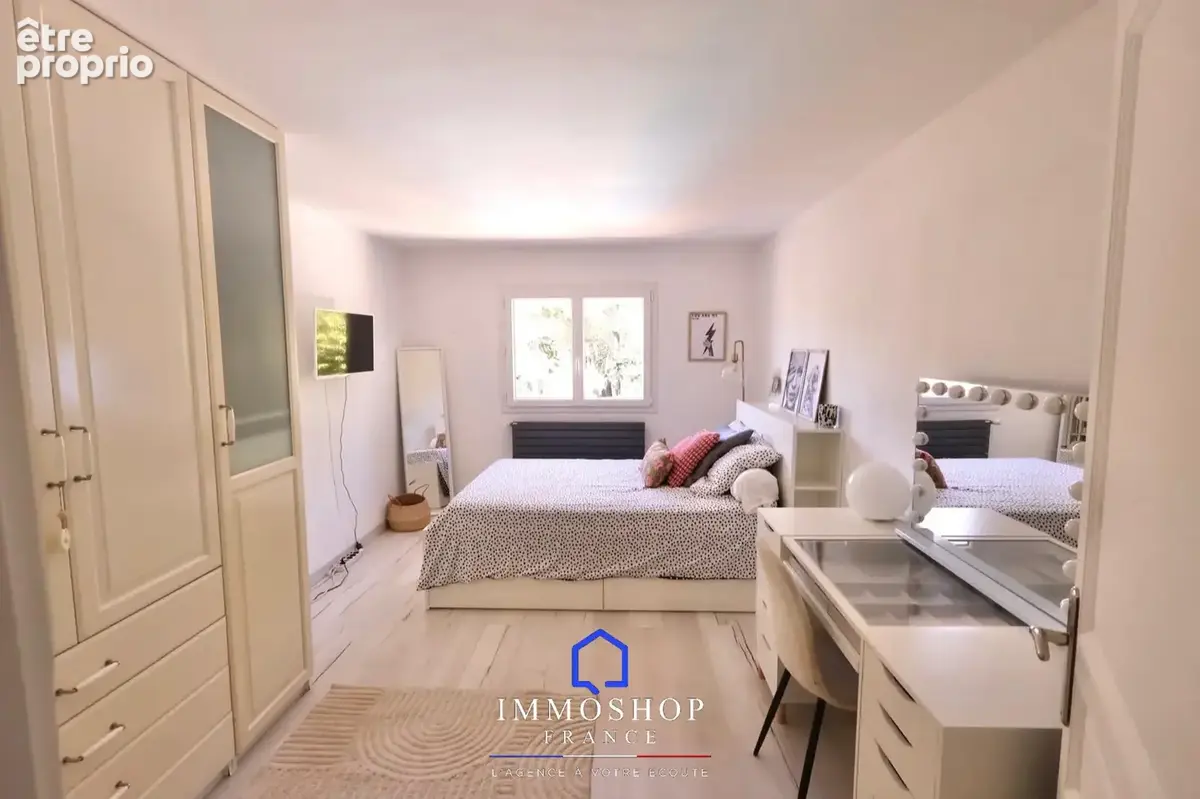 Villa 200m2 T5 - La Salette 13011 Marseille - photo 15