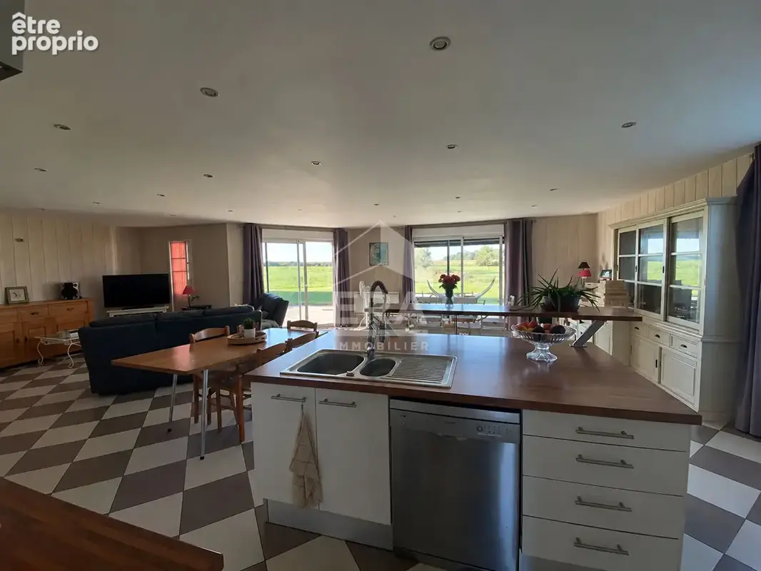 Maison 160m² à saint-georges-des-coteaux - photo 3