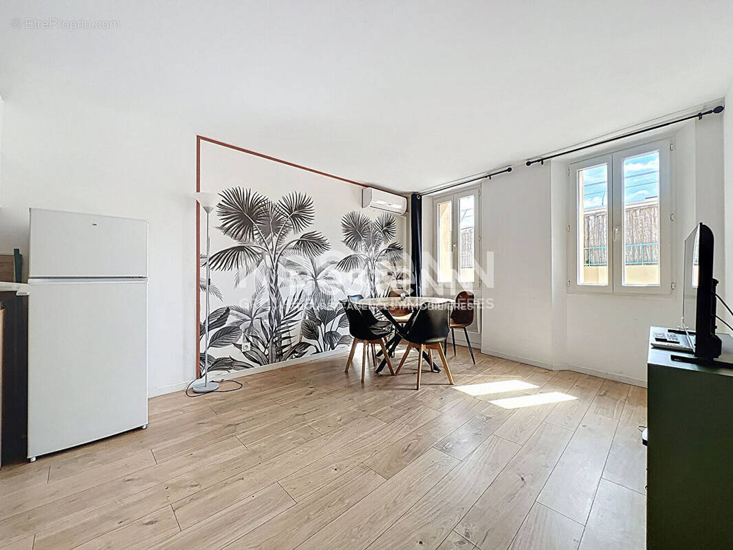 Appartement à VALLAURIS