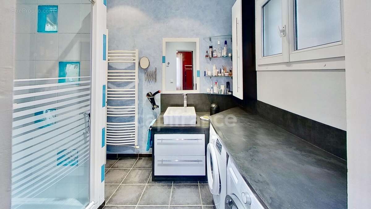 Maison de 116 m² - 4 chambres - proche services à pieds - garage -piscine - photo 13