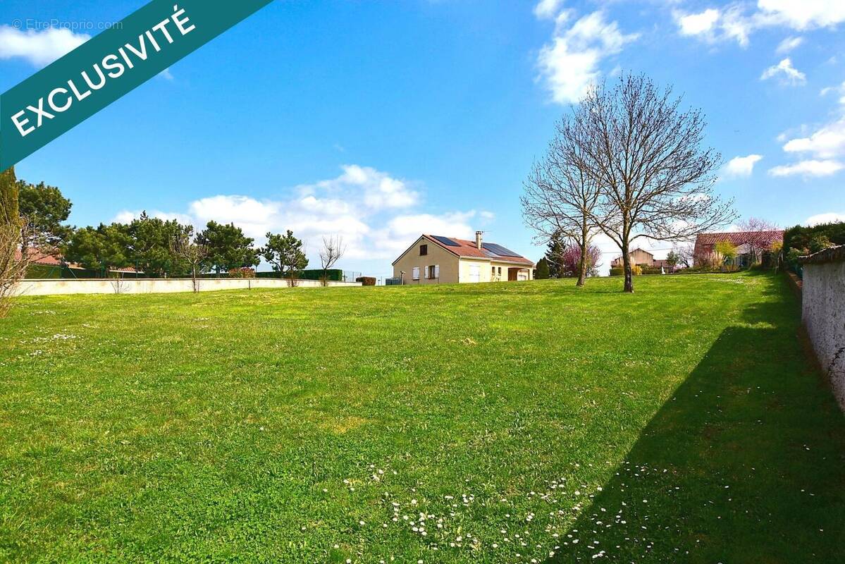 Photo 1 - Terrain à MONTBRISON