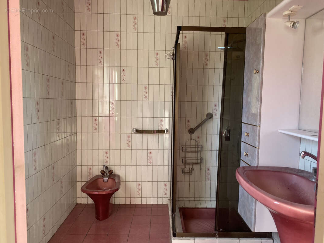 Maison à AVIGNON-LES-SAINT-CLAUDE