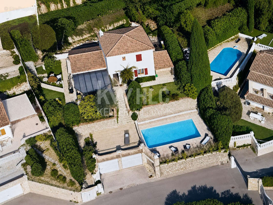 Maison 114 m² à La Roquette-Sur-Siagne  - photo 2