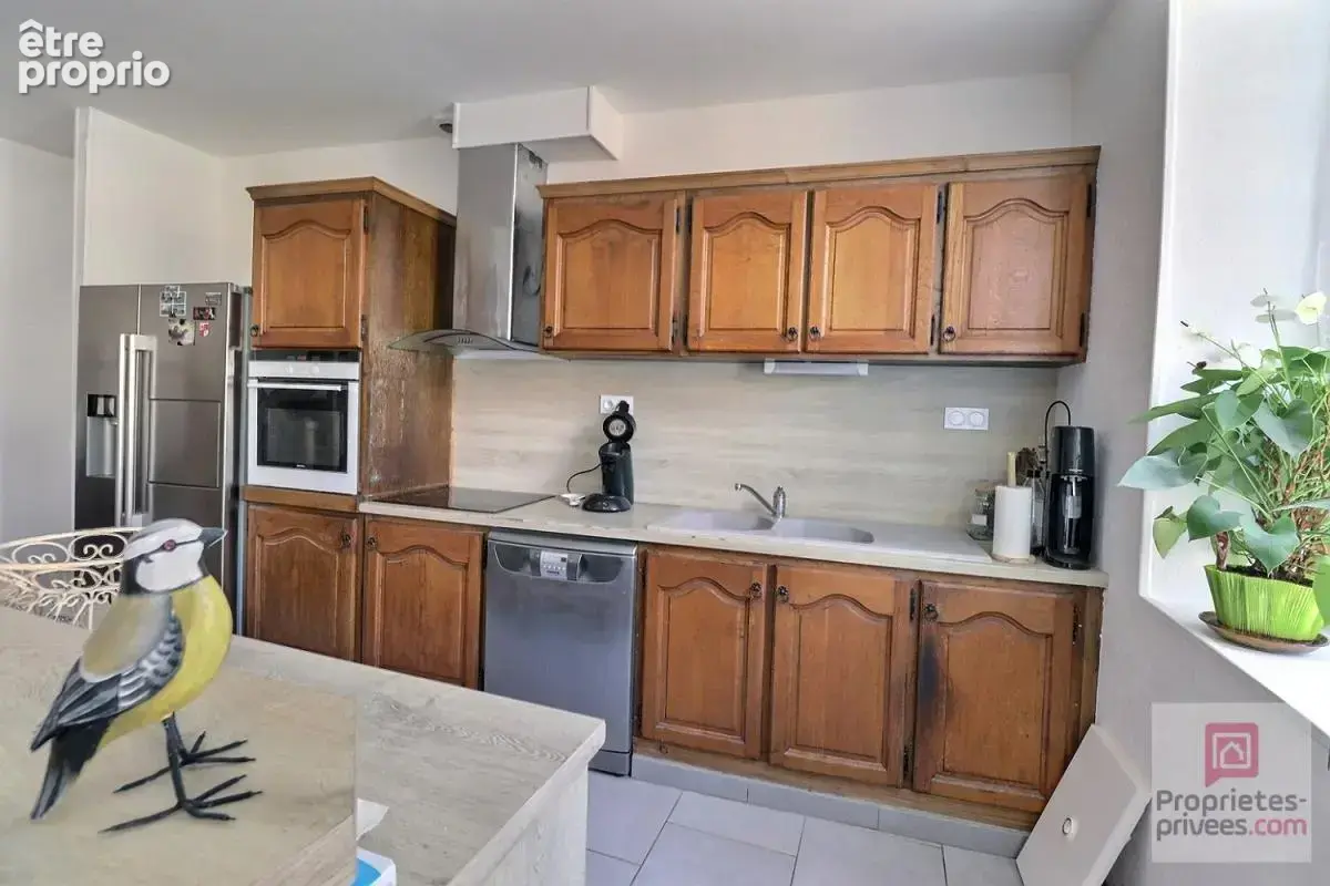 Deux Maisons 7 pièces dont 1 entièrement rénovée avec garage, dépendances + une autre maison attenante à rénover totalement - photo 5