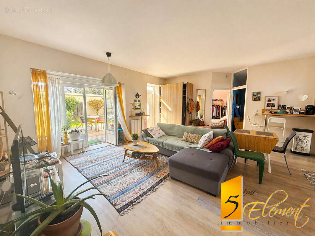 Appartement à CHAZAY-D'AZERGUES
