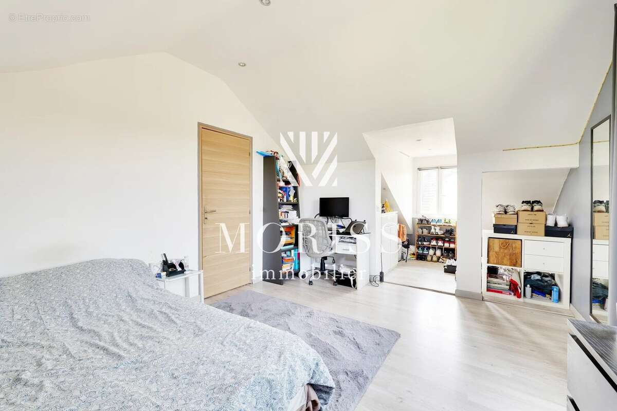 Champigny-sur-Marne - Maison de 4 pièces de 100m² - photo 3