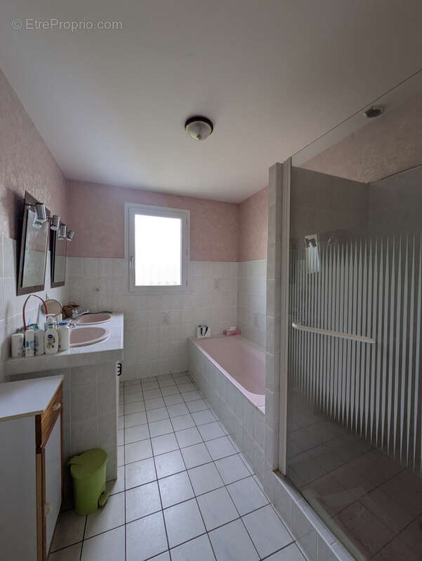 SAINTES RIVE GAUCHE Maison de plain pied-2 chambres - photo 9