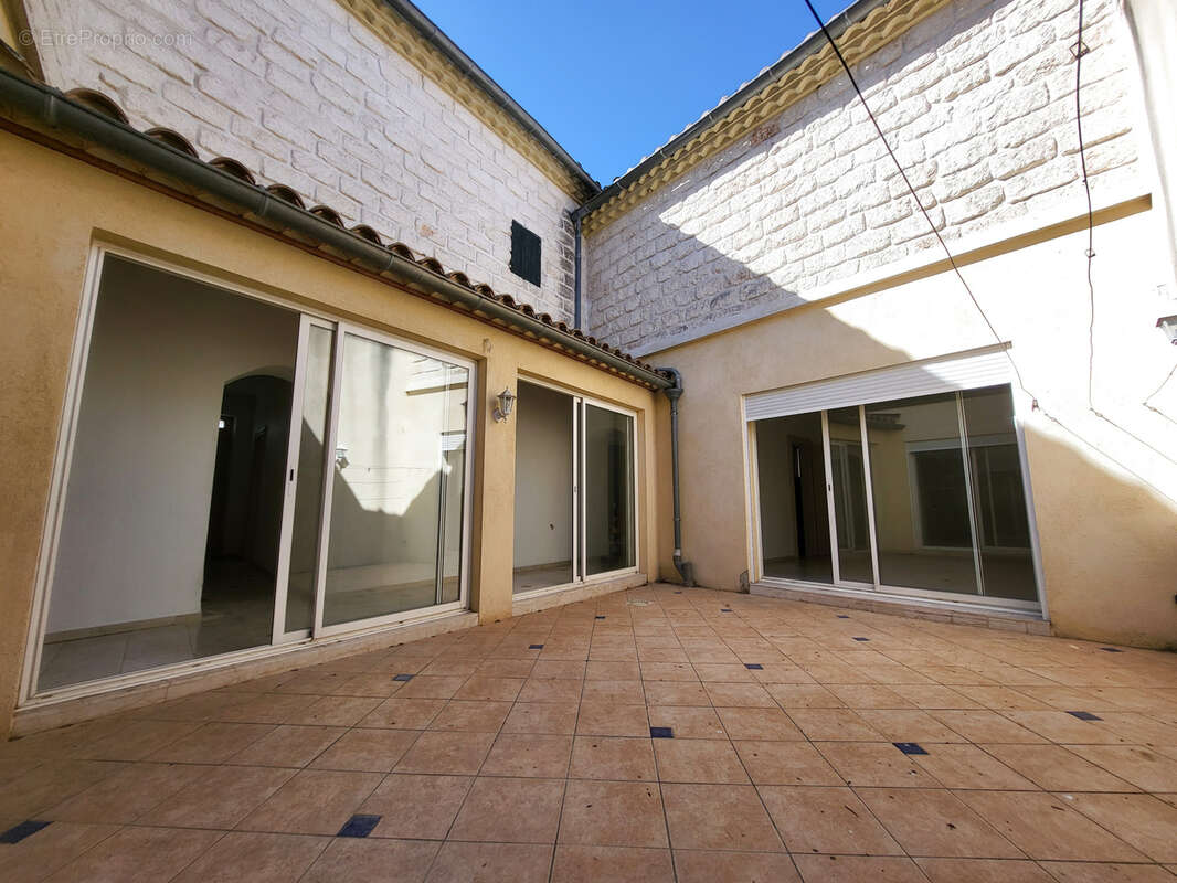 Maison à SAINT-LAURENT-D&#039;AIGOUZE