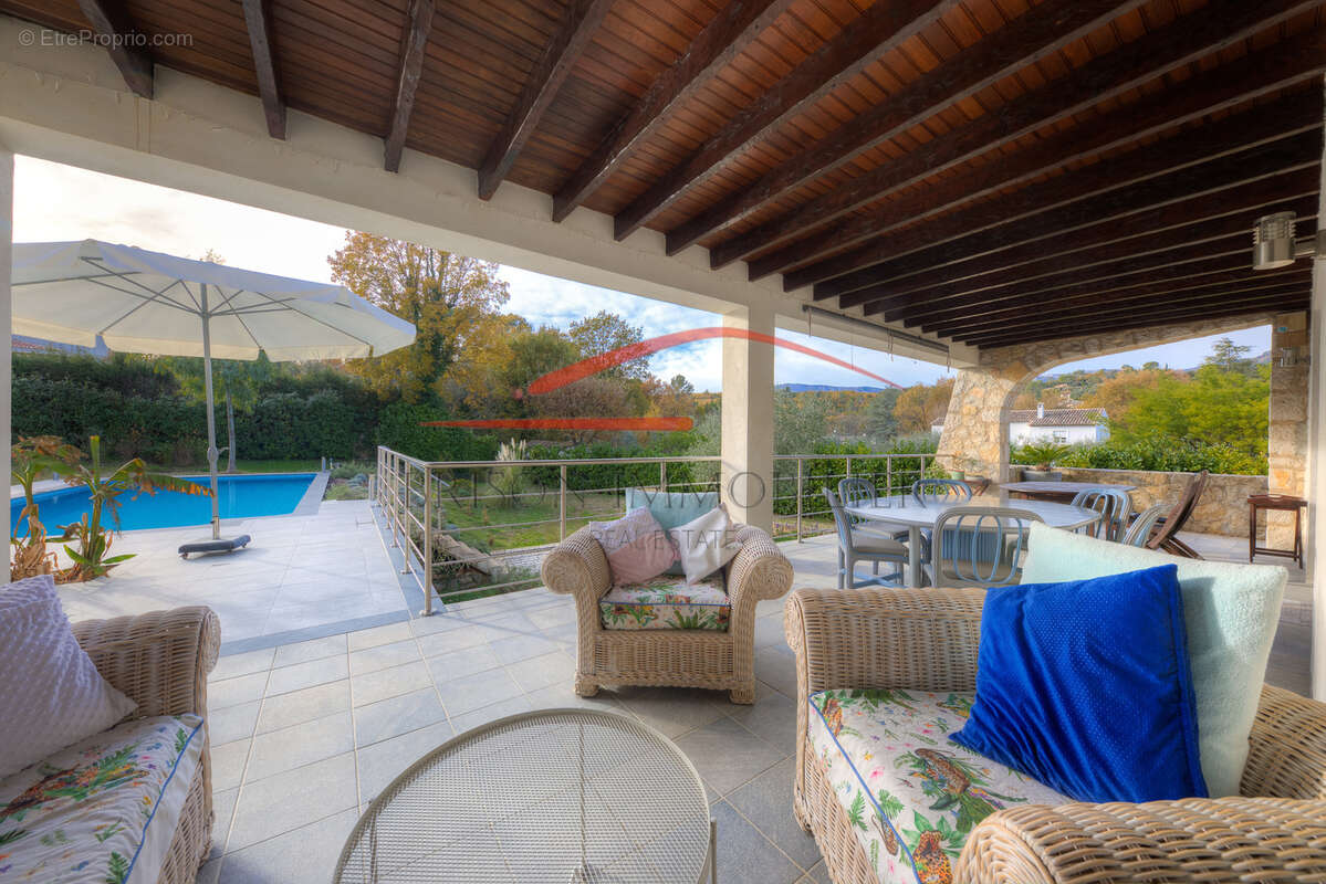 Maison à ROQUEFORT-LES-PINS