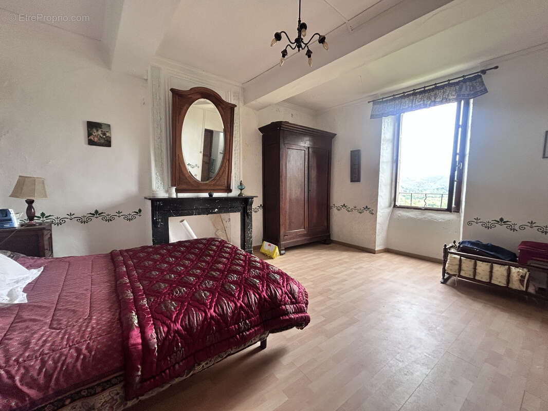 Maison à MOLIERES-CAVAILLAC