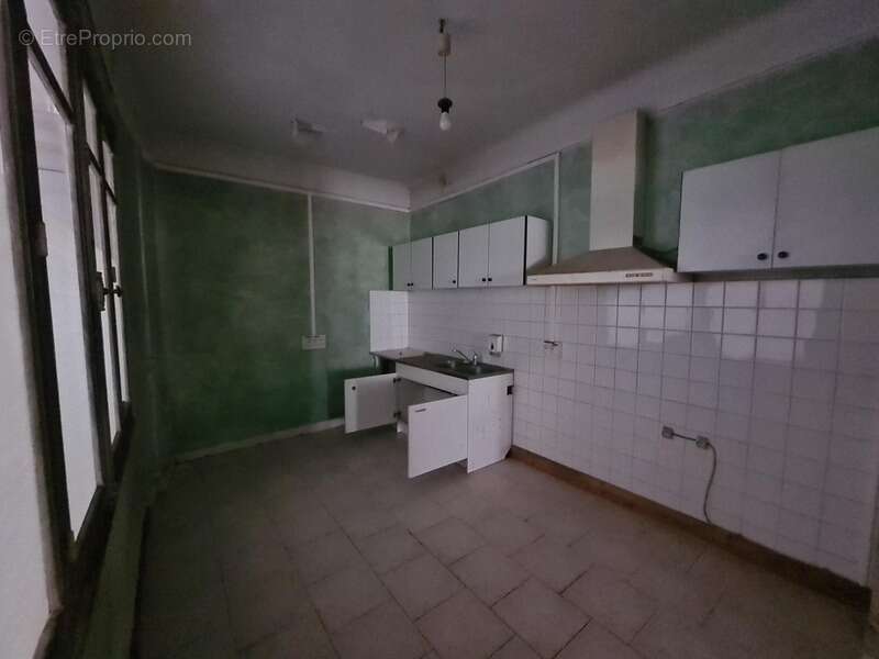 Appartement à VILLEBOIS-LAVALETTE