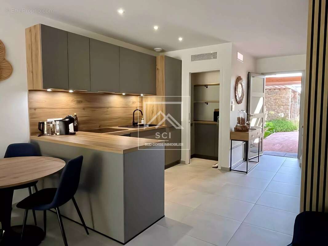 Appartement à LECCI