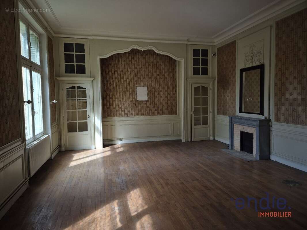 CHATEAU NEOGOTHIQUE 30 pièces,16 Chambres 5,7 ha!!! - photo 14