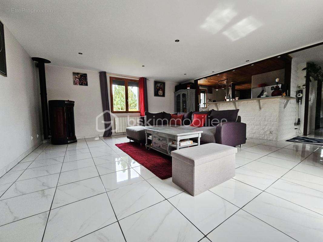 À VENDRE – Maison familiale de plain-pied avec grand terrain – Cournon-d'Auvergne - photo 4
