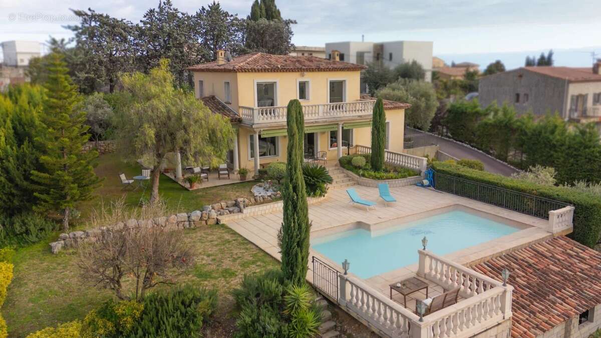 Maison à SAINT-LAURENT-DU-VAR