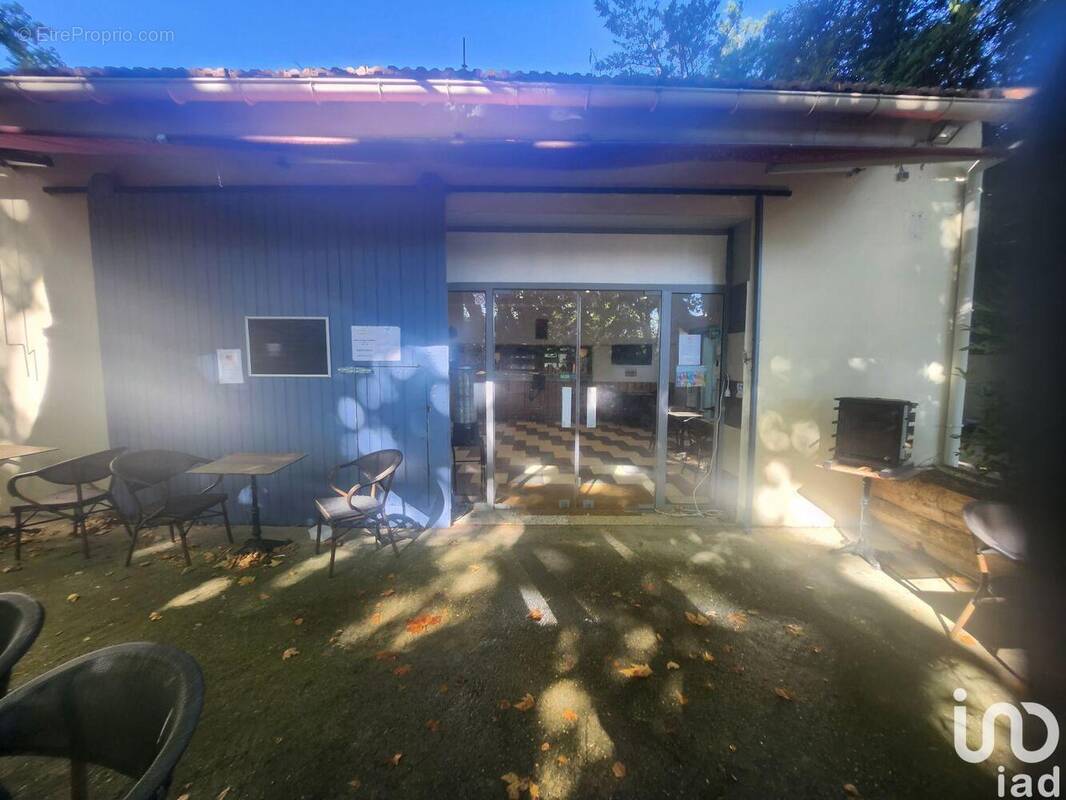 Photo 1 - Commerce à SAZE