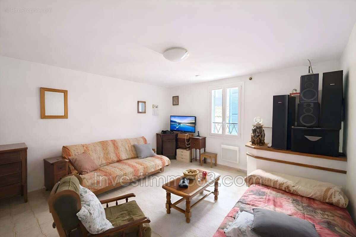 Appartement à MARSEILLE-1E