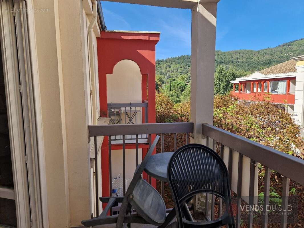 Appartement à LAMALOU-LES-BAINS