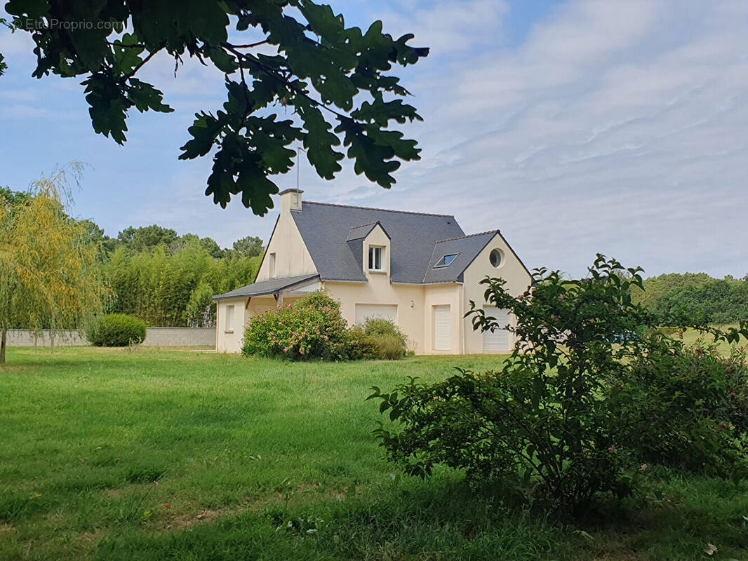 Maison à PLOEMEL